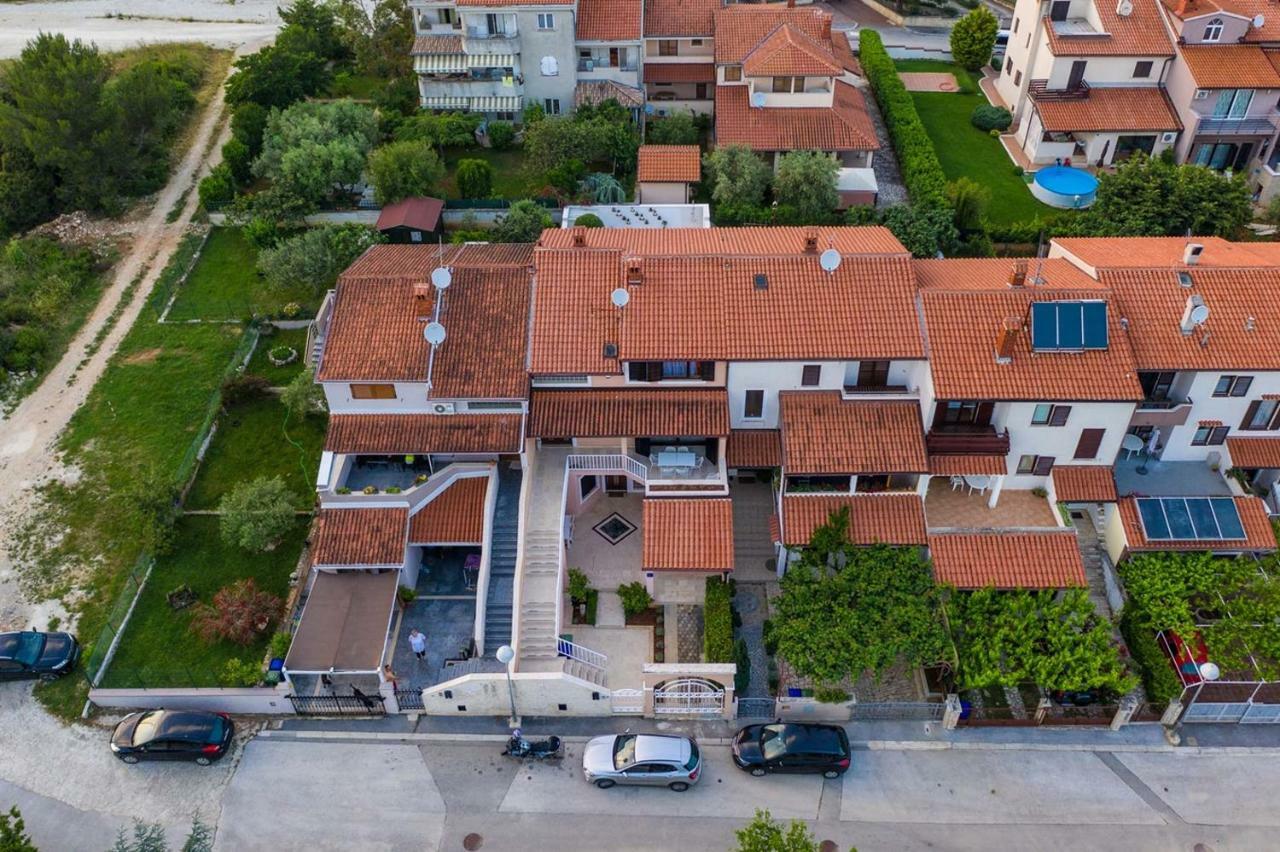 Cave Romane Apartment With Private Pool And Sea View Vinkuran Esterno foto