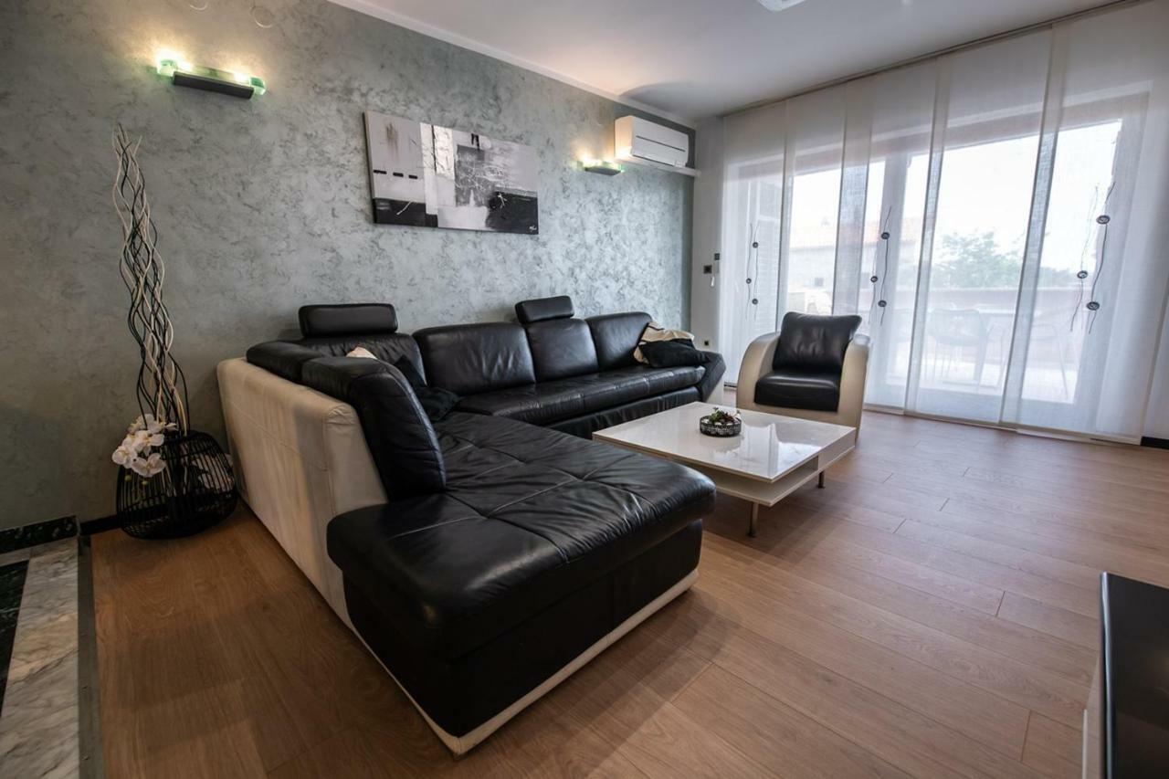 Cave Romane Apartment With Private Pool And Sea View Vinkuran Esterno foto