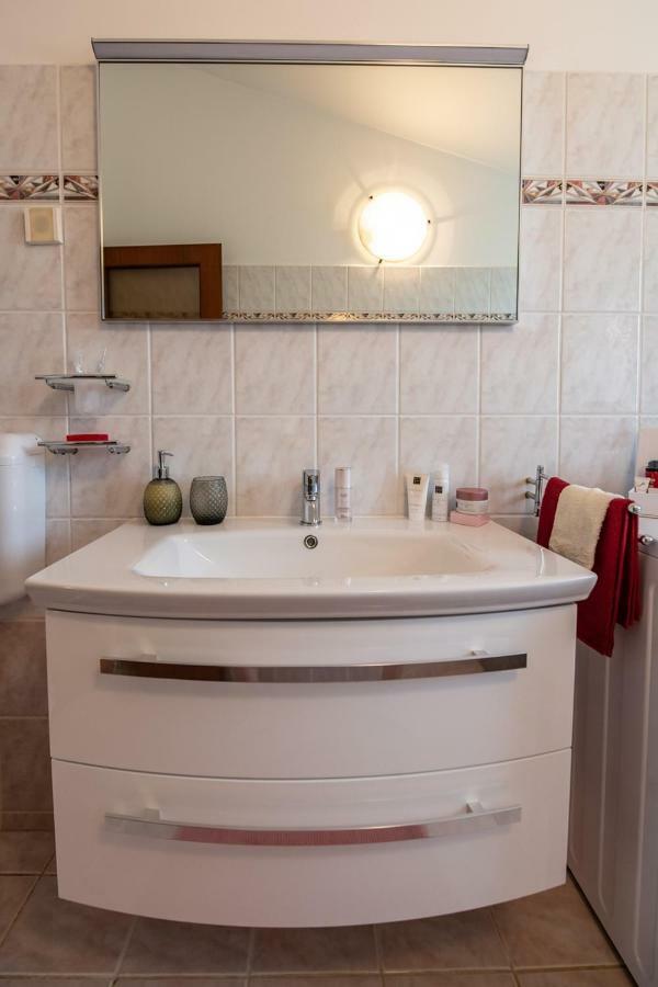 Cave Romane Apartment With Private Pool And Sea View Vinkuran Esterno foto