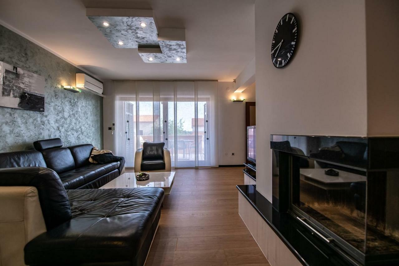 Cave Romane Apartment With Private Pool And Sea View Vinkuran Esterno foto
