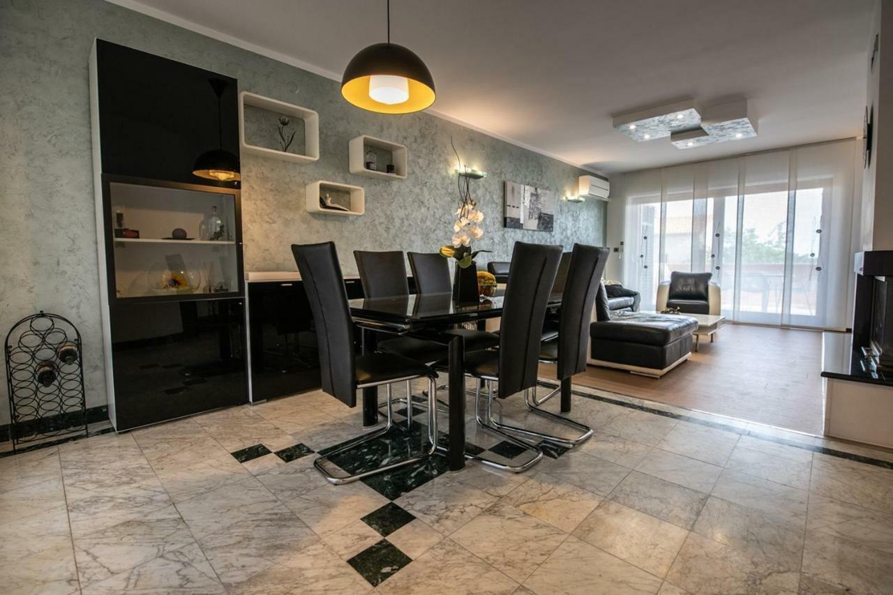 Cave Romane Apartment With Private Pool And Sea View Vinkuran Esterno foto