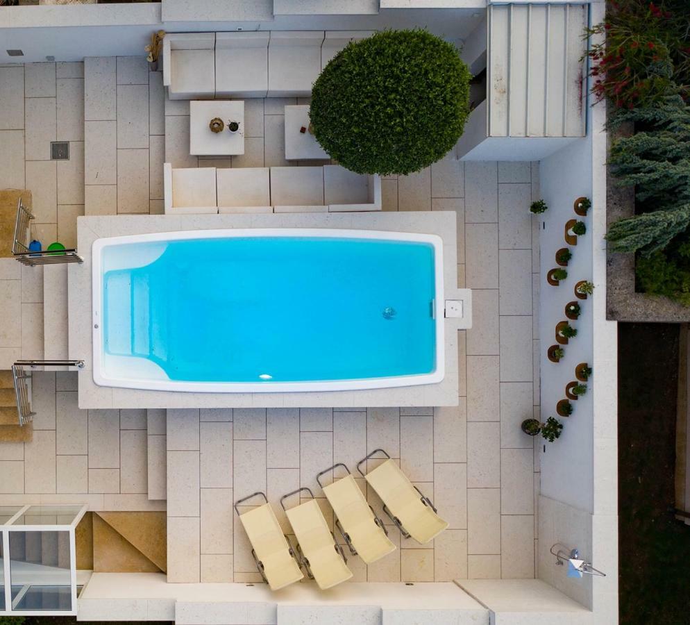 Cave Romane Apartment With Private Pool And Sea View Vinkuran Esterno foto