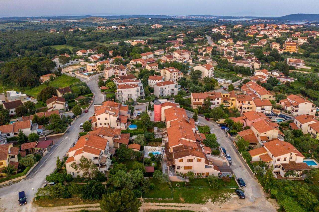Cave Romane Apartment With Private Pool And Sea View Vinkuran Esterno foto